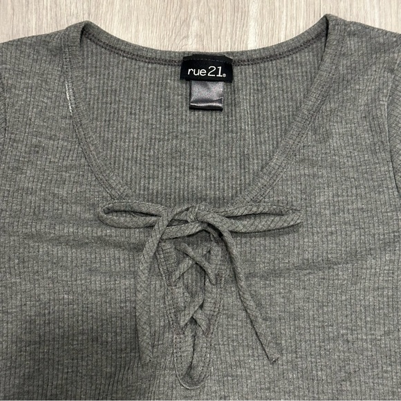 Rue21 Ribbed Crop Top - Picture 2 of 3